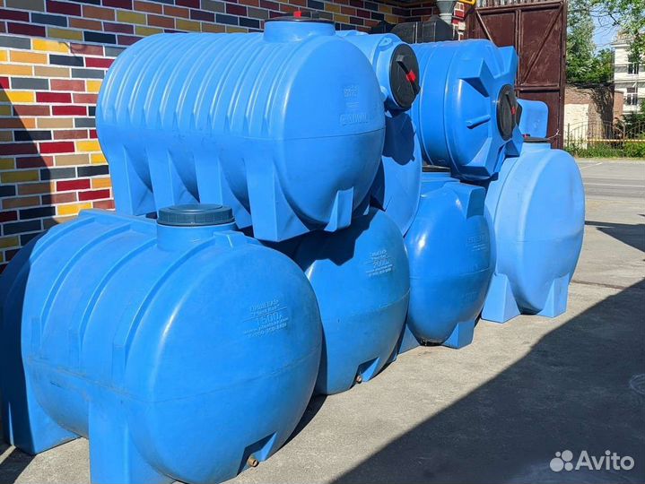 Бочки пластиковые для воды, вина