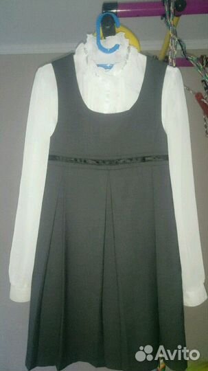 Продам школьный сарафан и юбки серого цвета