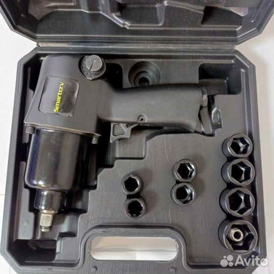 Гайковерт пневматический головками в кейсе