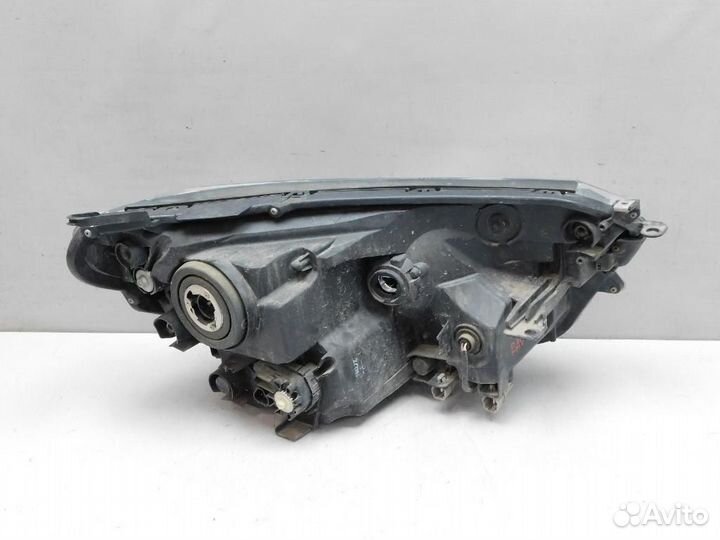 Фара левая Toyota RAV4