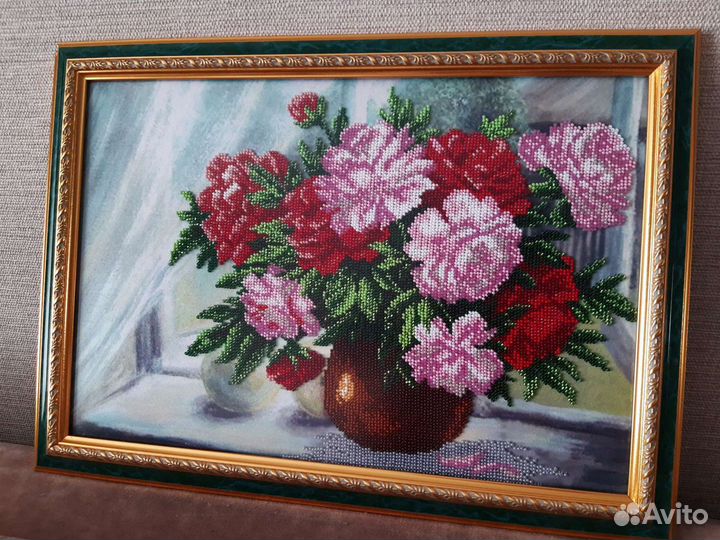 Картины, вышитые чешским бисером, крестиком вышит