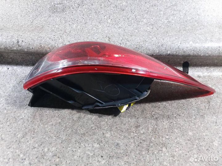 Фонарь задний правый Mazda Mazda6