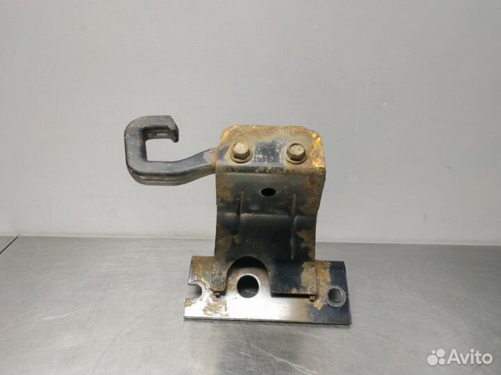 Крюк буксировочный Jeep Grand Cherokee WK2