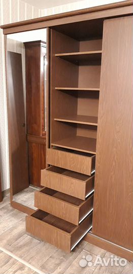 Шкаф-купе для одежды и вещей