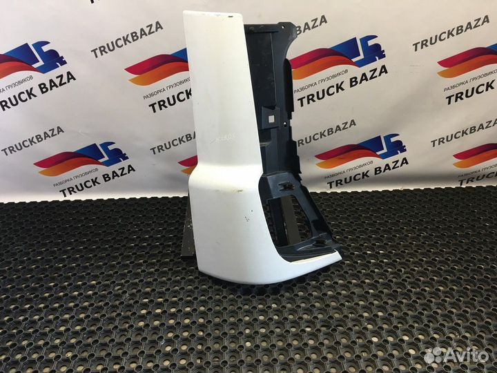 Дефлектор кабины правый Mercedes-Benz Axor