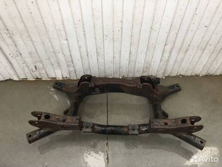 Б/У Балка задняя 4100A036 mitsubishi