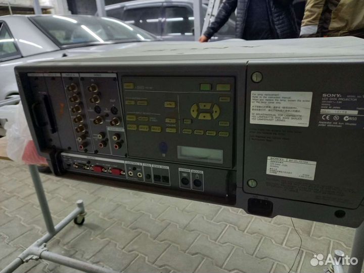 Проектор Sony VPL-FE110