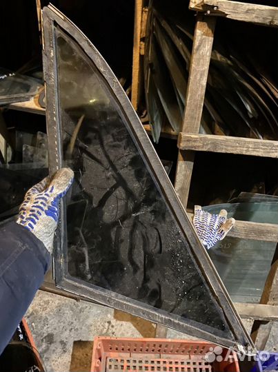 Кузовная форточка задняя правая audi 80