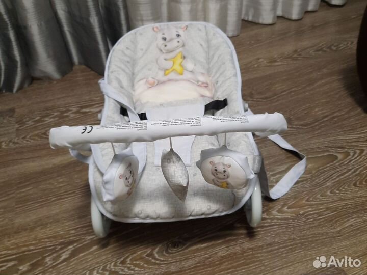 Шезлонг для новорожденных