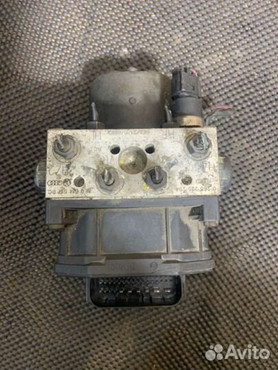 Блок абс (ABS) Audi A8 D3 (S8) 0265950135,4E061451