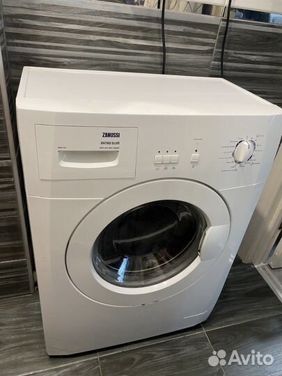 Продам стиральную машинку Zanussi б/у