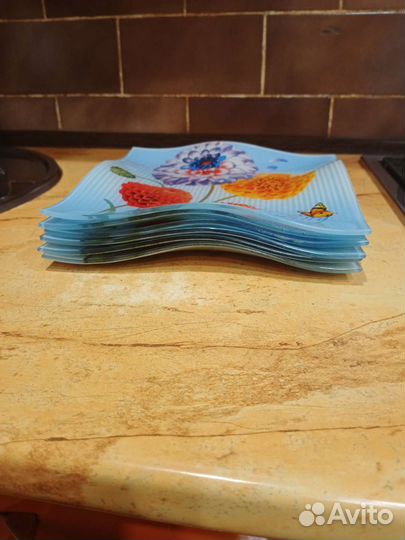 Стеклянные фирменные тарелки