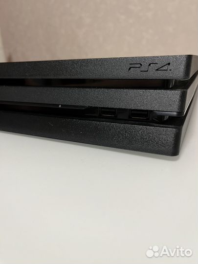 Sony playstation PS4 pro 1tb