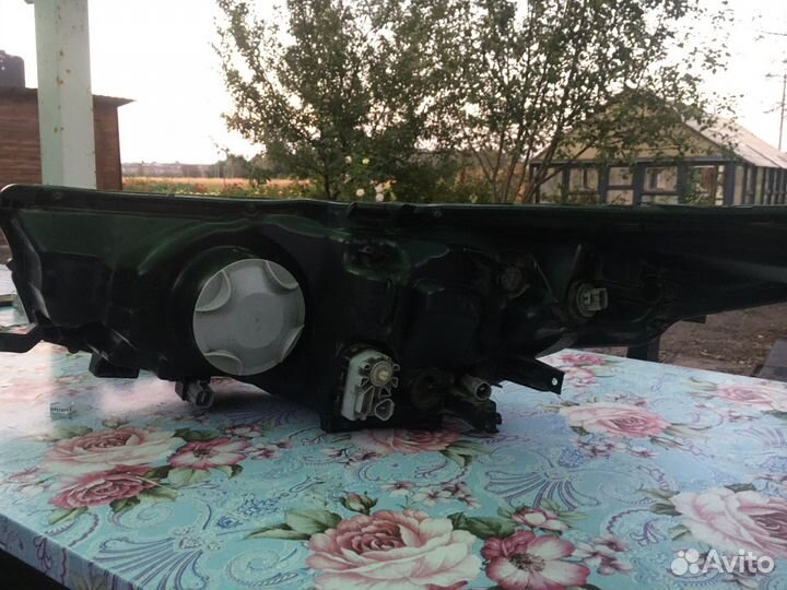 Фара toyota highlander