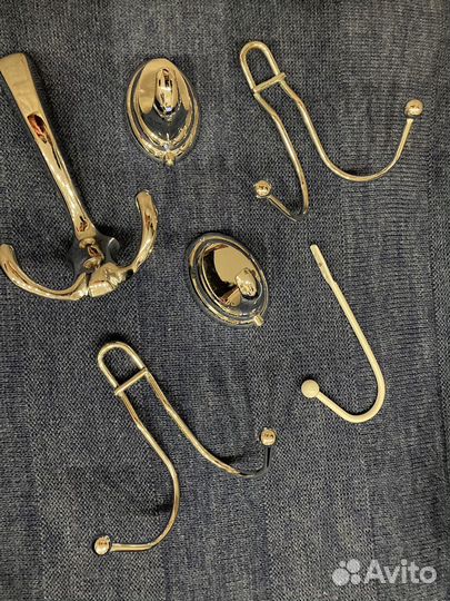 Крючок настенный, вешалка