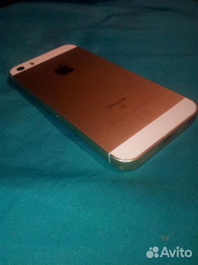 Телефон iPhone SE 32gb