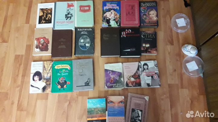 Продается 21 книга разного жанра все за