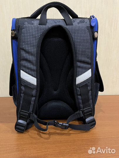 Рюкзак школьный в отличном состоянии