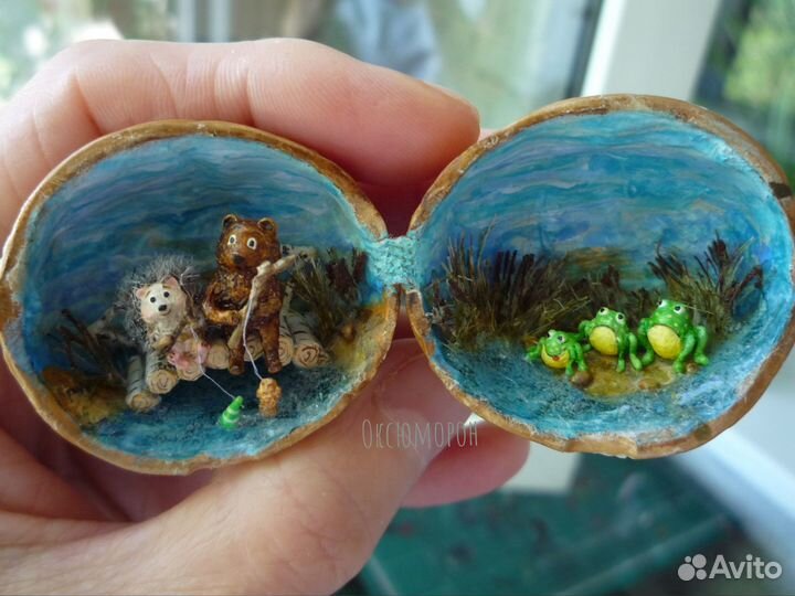 Поделка миниатюра в грецком орехе 