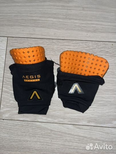 Защита кисти рук хоккейная