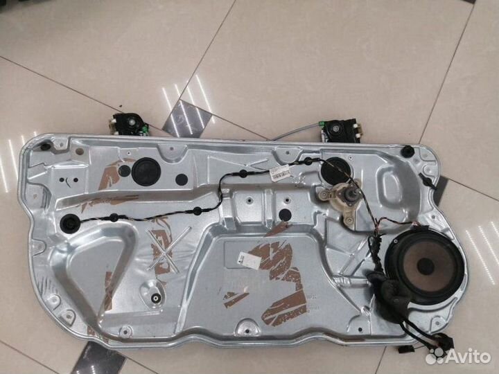 Стеклоподъемник мех. передний левый Volkswagen