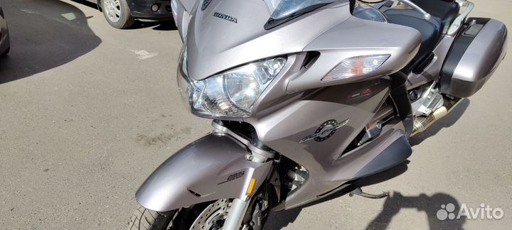 Honda st1300 pan european