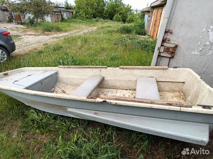 Лодка пластиковая под мотор