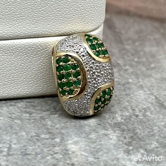 Новый золотой кулон с бриллиантами и изумрудами