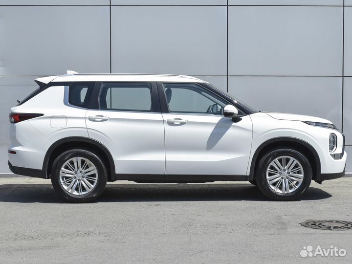 Mitsubishi Outlander 2.5 CVT, 2023, 71 км