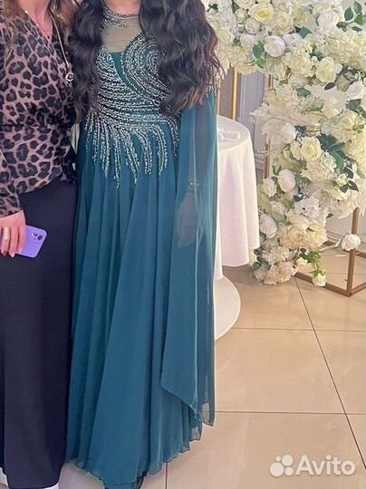 Вечернее платье