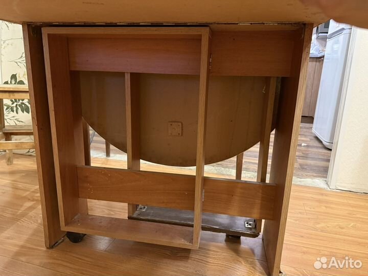 Стол-книжка