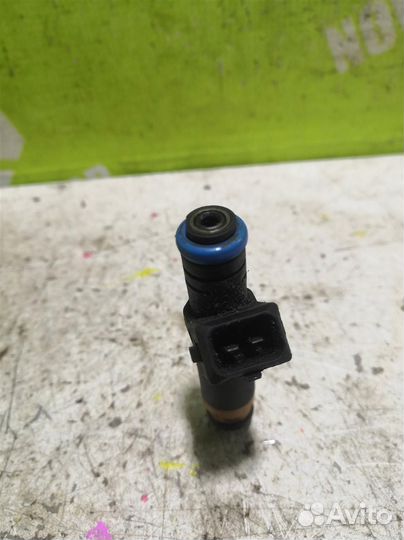 Форсунка инжекторная Рено Клио 2 Симбол