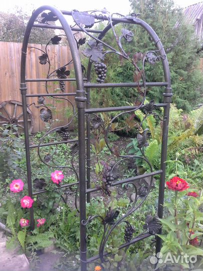 Кованные арки, подставки для цветов и др.изделия