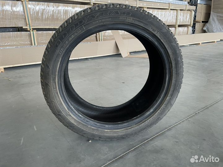 Goodyear Cargo Ultra Grip 255/45 R17 94