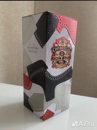 Металлическая коробка от виски Chivas Regal 12