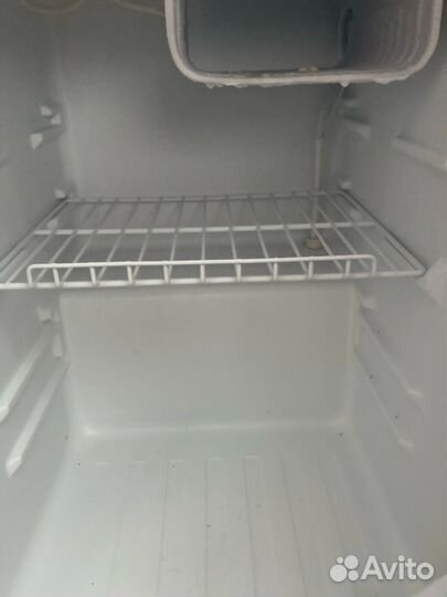 Минихолодильник с морозильной бу