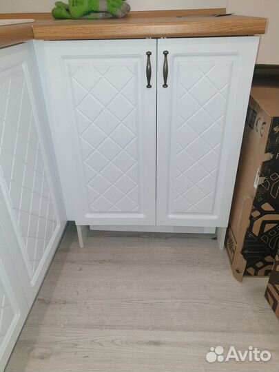 Кухня белая В наличии