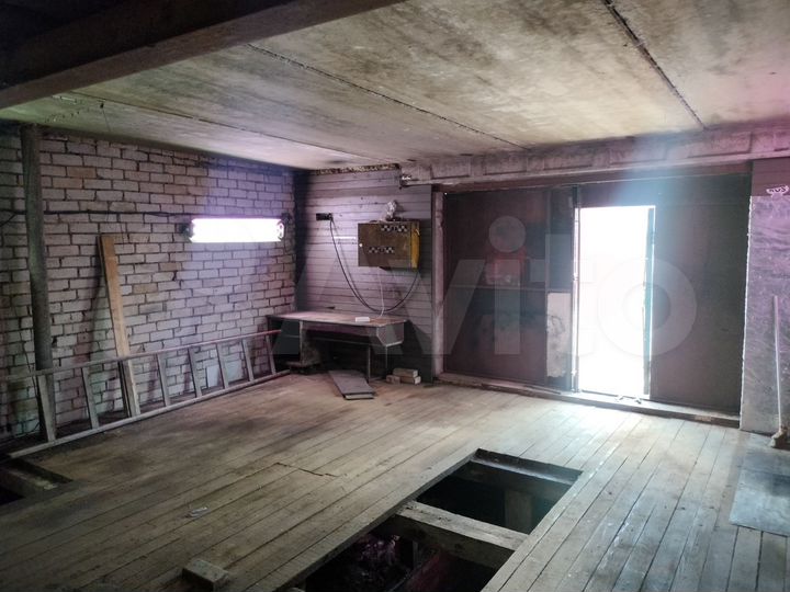 Гараж, > 30 м²