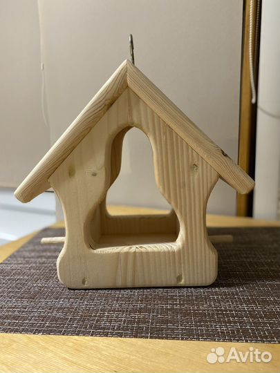 Кормушка для птиц из дерева