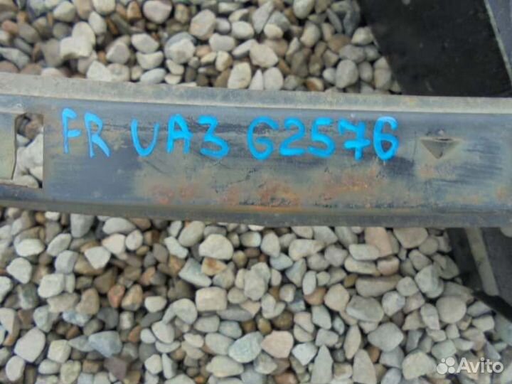 Усилитель бампера передний Honda Inspire UA3 C32A