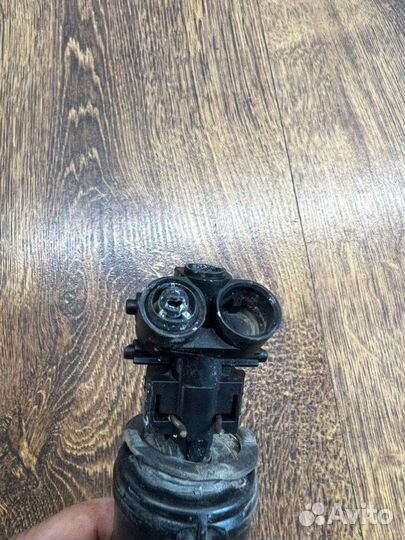 Форсунка омывателя фар передняя Nissan Note