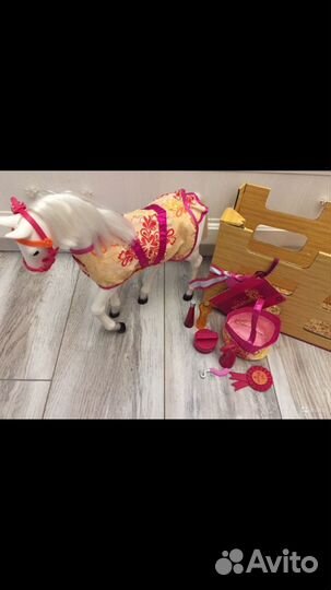 Наборы Лошадей 32 см и 20 Модниц королевских