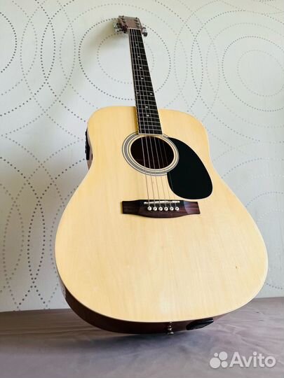 Гитара акустическая / электроакустическая