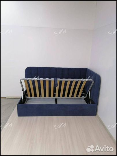 Детская кровать с мягкой спинкой