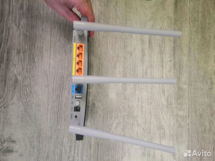 Роутер TP-link TL-WR1045ND