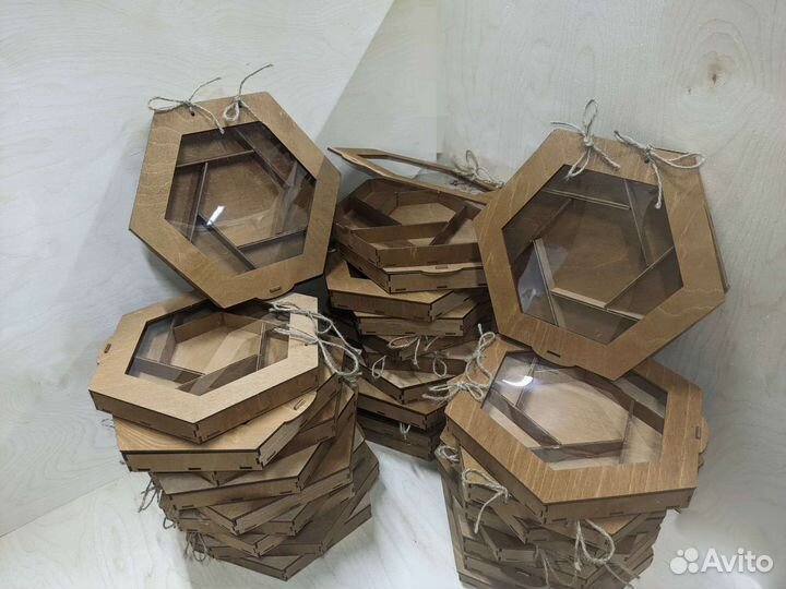 Менажница деревянная. Оптом менажница под орехи