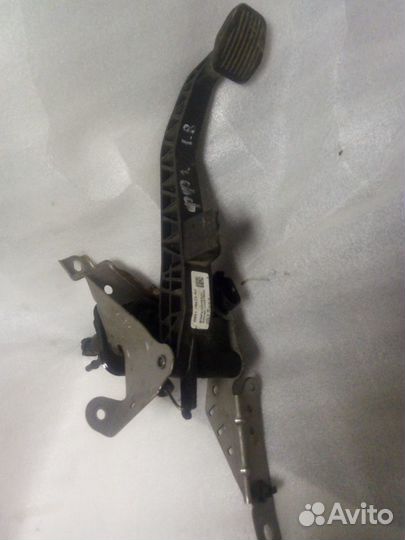 Педаль сцепления 4M51-7B633-AN Ford Focus 2 Фокус2