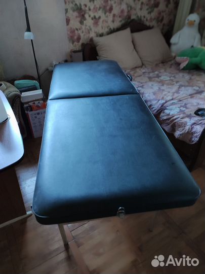 Массажная кушетка