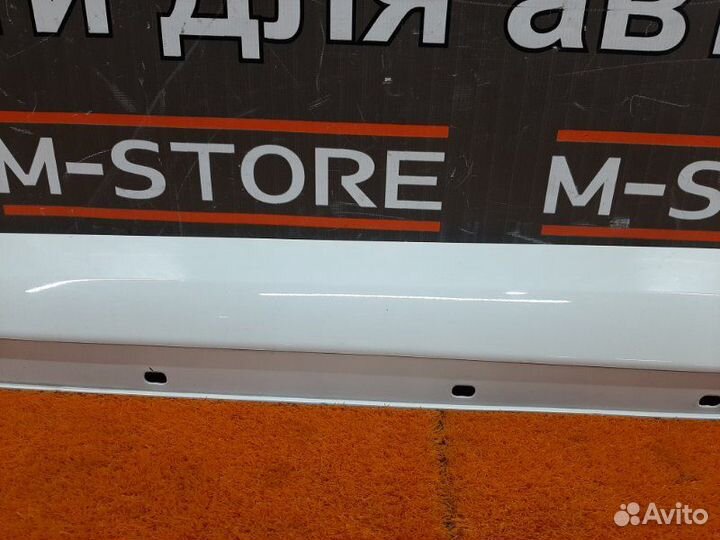 Накладка на порог левая Mercedes-Benz C-Class W204