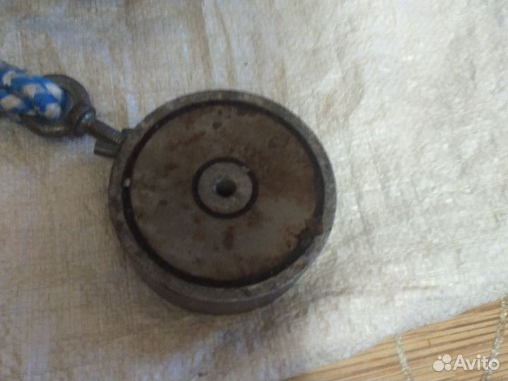 В поисковых магнит 400/2